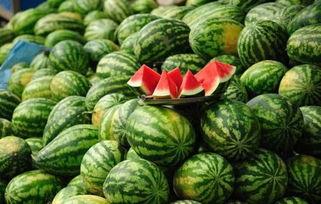 莱芜网红吃瓜事件真相,真相背后的网络狂欢与反思